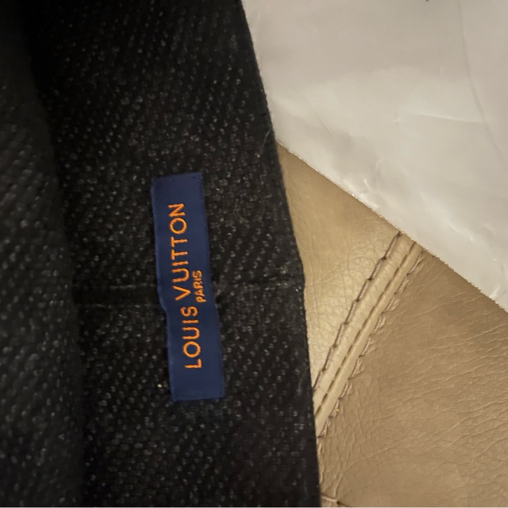 Louis Vuitton Black Knit Hat with Iconic Logo - Picture 3 of 3